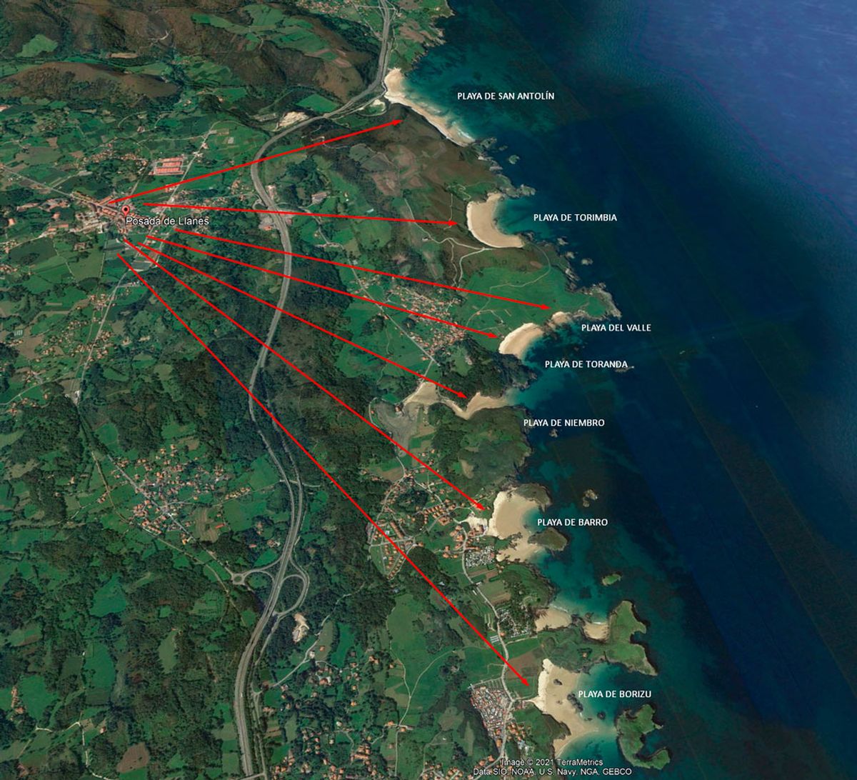 Mapa aéreo con Posada de Llanes y flechas hacia las playas de San Antolín, Torimbia, Del Valle, Toranda, Niembro, Barro y Borizu